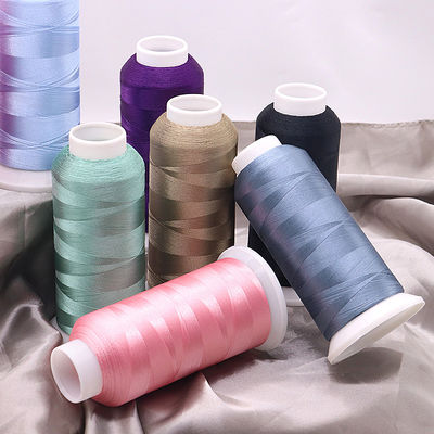4000 Yard reine Farbe Filament Garne 100% Polyester Stickgarne für Maschine 720 Farben