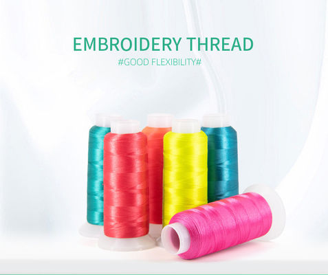 4000 Yard 120D/2 Filament Polyester-Garn für Stickmaschine gefärbte Musterkleidung