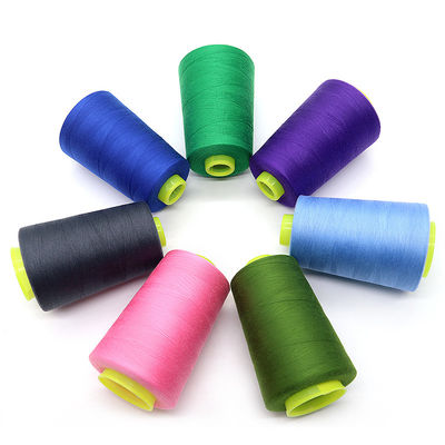 Niedriges MOQ 40/2 5000yds Färbtes 100% Polyester Nähgarn Mh-Garn für die Nähmaschine