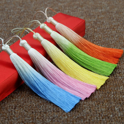 Antistatische Bürste Farbe 8cm Seiden Tassel Frisur Schlüsselkette für Party Tasche Dekoration