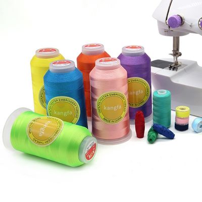 4000 Yard 120d/2 Polyester 100% Lagerbestand Industrielle Stickerei Nähgarne für Stickmaschine