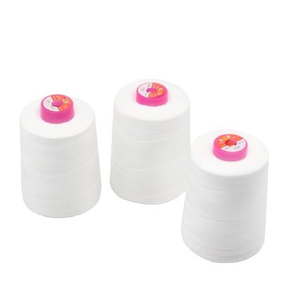 Hochfeste Polyester-Nähtfaden 5000 Meter für weiße Industrie-Overlock-Maschine