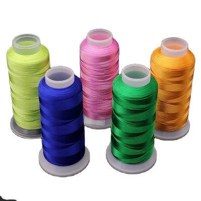 4000m Computer Polyester Stickfaden in verschiedenen Farben für Stickmaschine